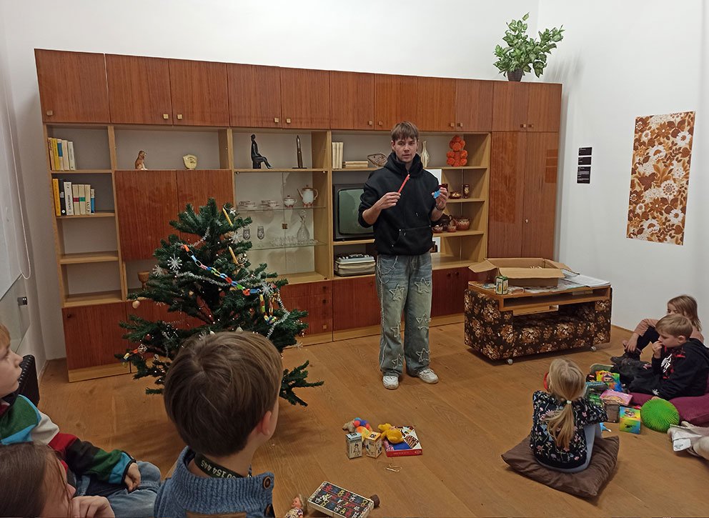 Panelákov - školní program ve výstavě Život na sídlišti