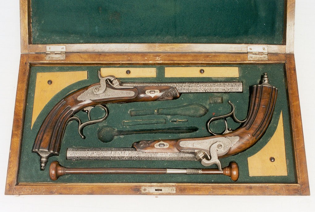 Příběhy palných zbraní. Od doutnáku k automatu