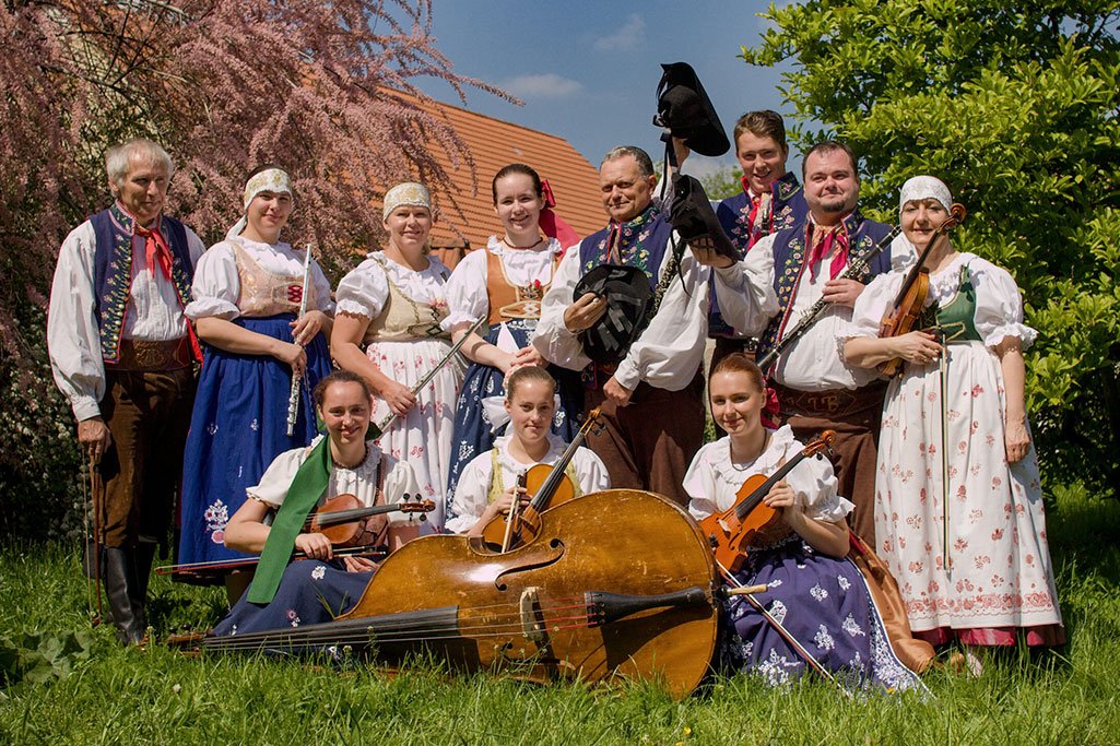 Velikonoce na zámku, Formani Slatiňany